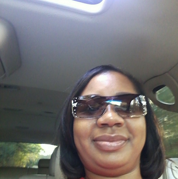 Meet your Posher, Alton - Picture 1 of 1